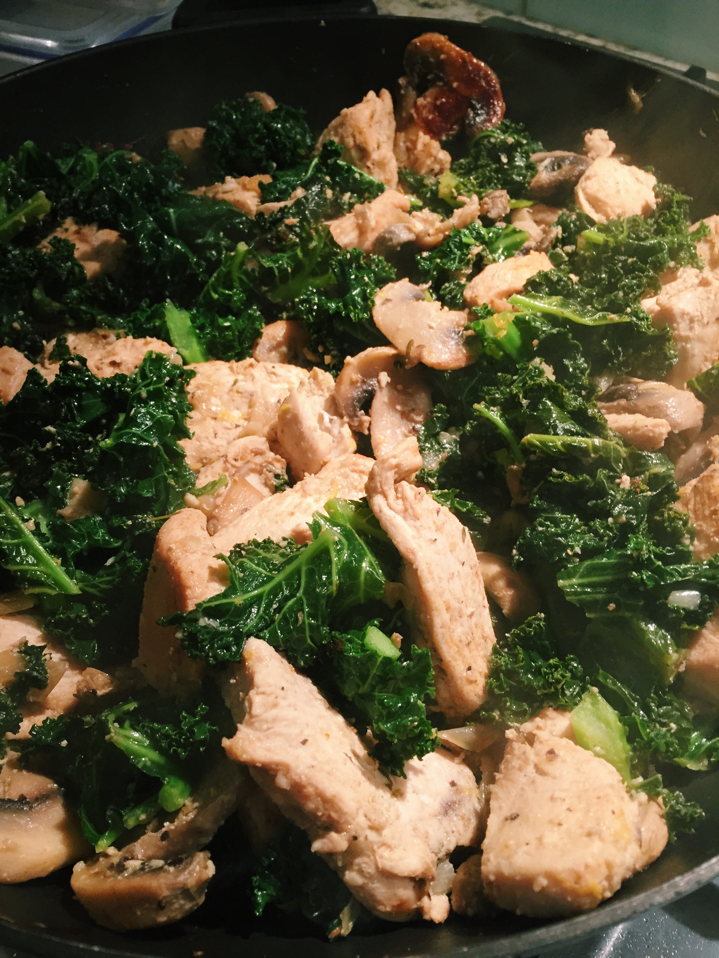 Garlic Chicken with Mushrooms and Kale