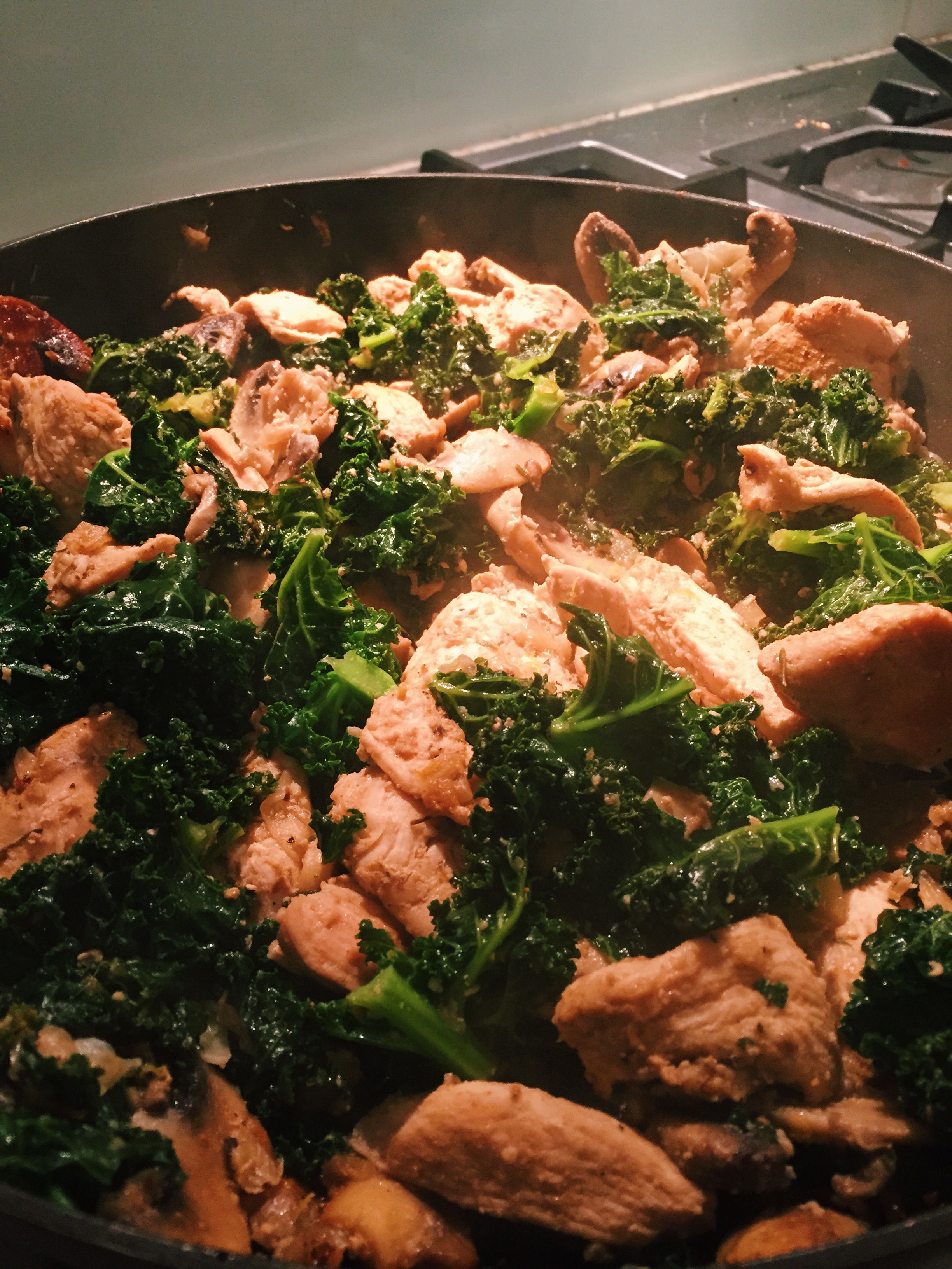 Garlic Chicken with Mushrooms and Kale